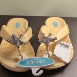 Okabashi Cream Sandals with Silver Starfish